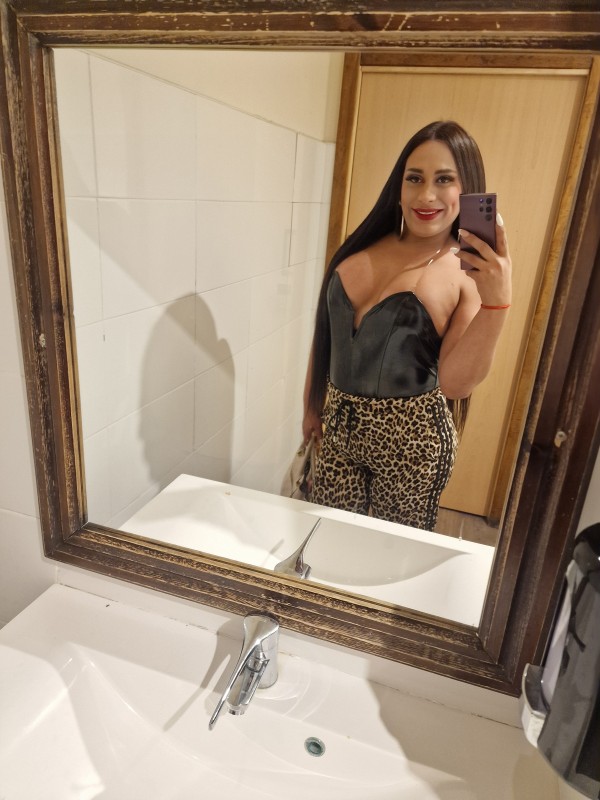 Descomplicada hermosa real guarra