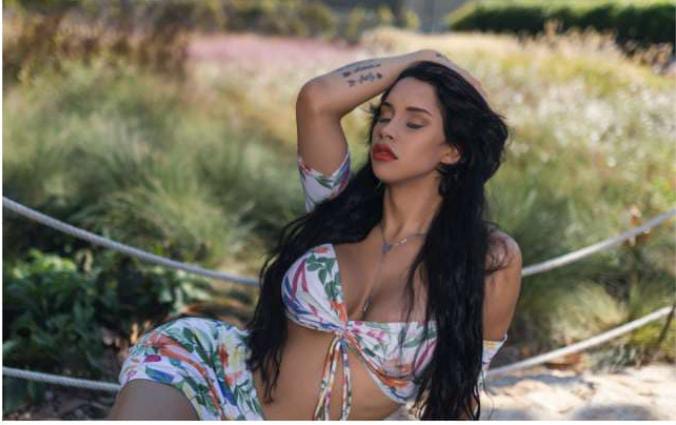 672025963 JOVENCITA POLLONA Y FEMENINA 22CM