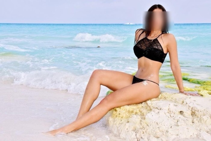 LATINA MORBOSA Y CALIENTE LISTA PARA ATENDERTE