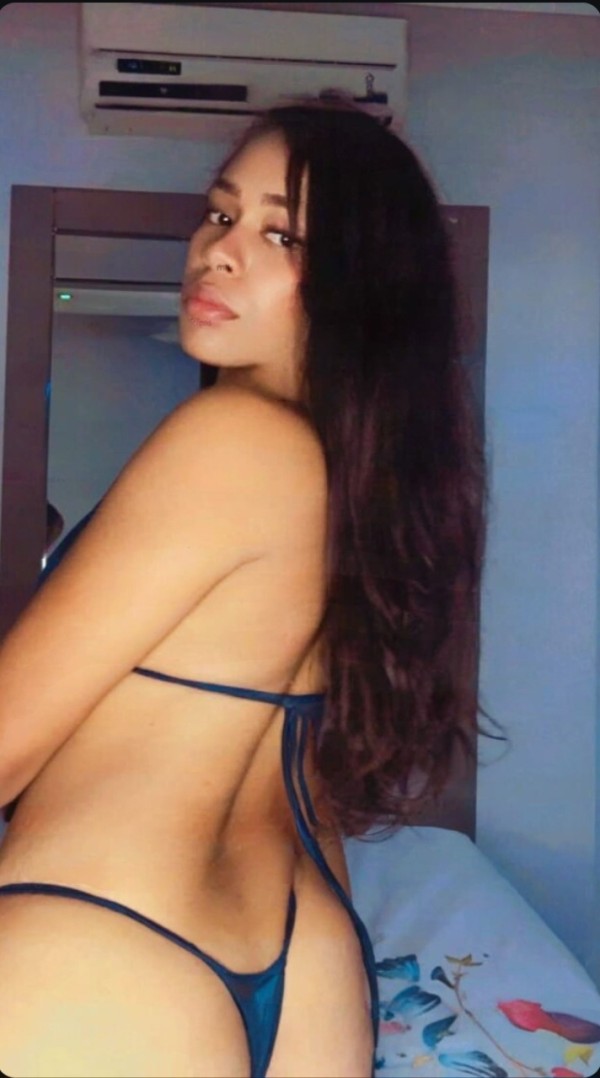 RICO CULO VEN Y NALGUÉAME RICO PAPI