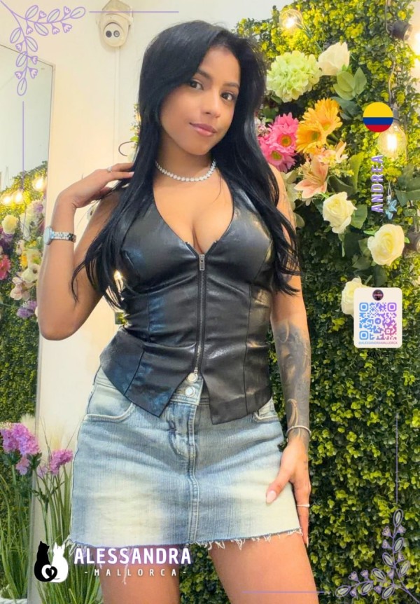 SENSUAL Y CARIÑOSA MODELO, EN EL CENTRO DE PALMA, ESCORT MALLORCA