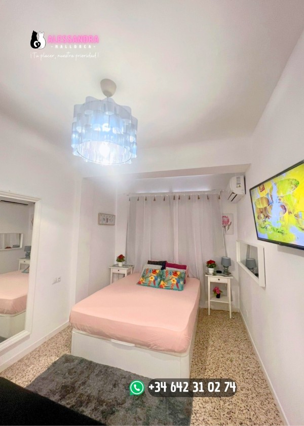 PLAZAS DISPONIBLES EN PALMA DE MALLORCA. MODELOS JOVENES Y DELGADAS