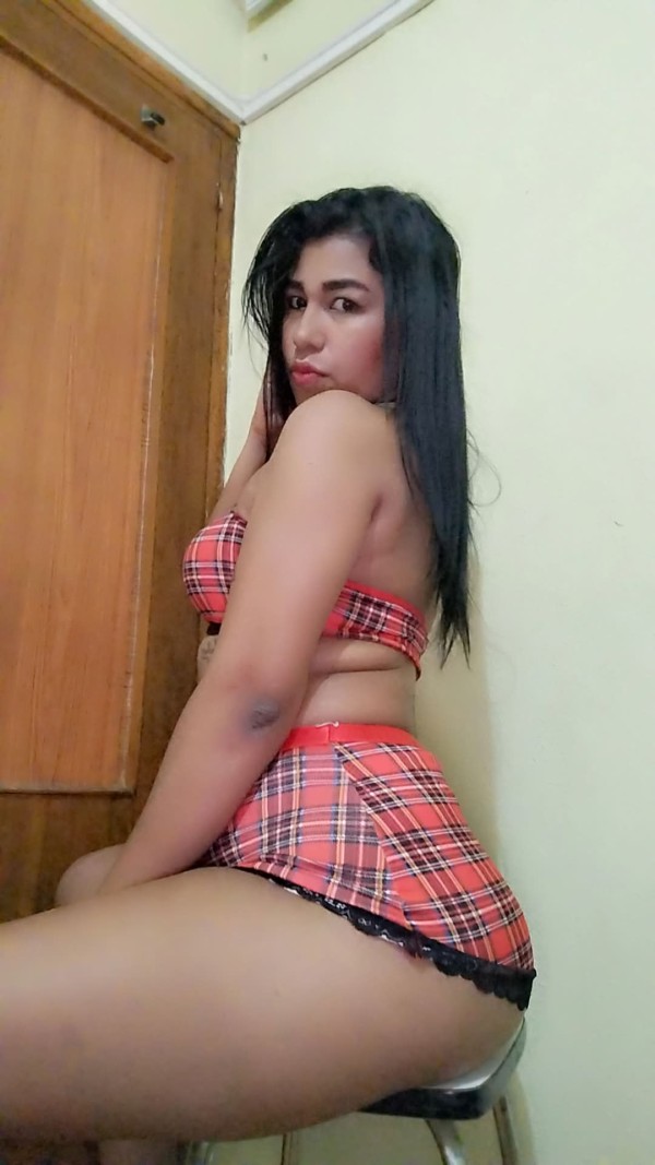 Hola mis amores llegó tu chica latina morbosa g***