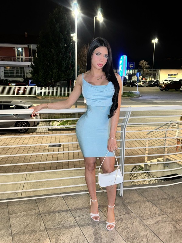 VEN A GOZAR ESTE CUERPAZO CONMIGO