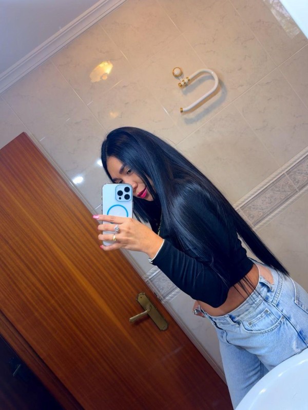 EN MATARO  ARDIENTE Y SENSUAL JOVENCITA MUY VIP