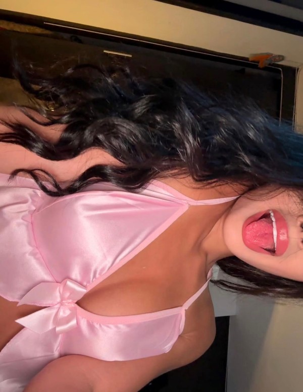 LATINA DELGADITA JUGUETONA Y FOGOSA NOVEDAD EN BERNABEU