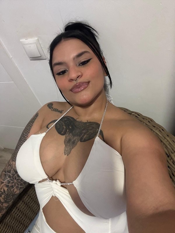 Lili  NOVEDAD 22 añitos 661447669 complaciente experta en todo