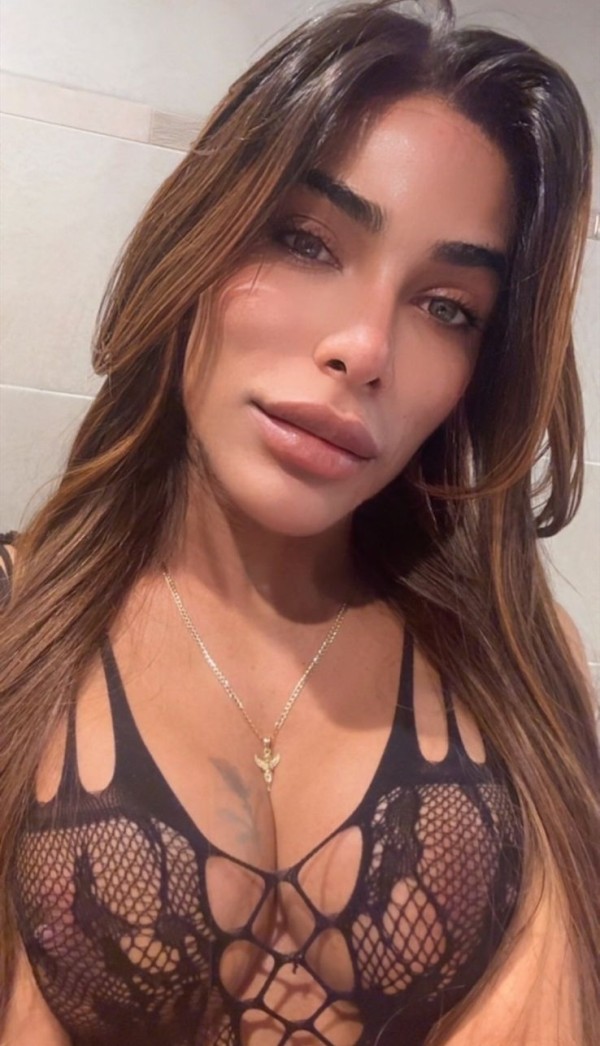NOVEDAD SÚEPR GUAPA Y FEMENINA, TRANS DE LUJO