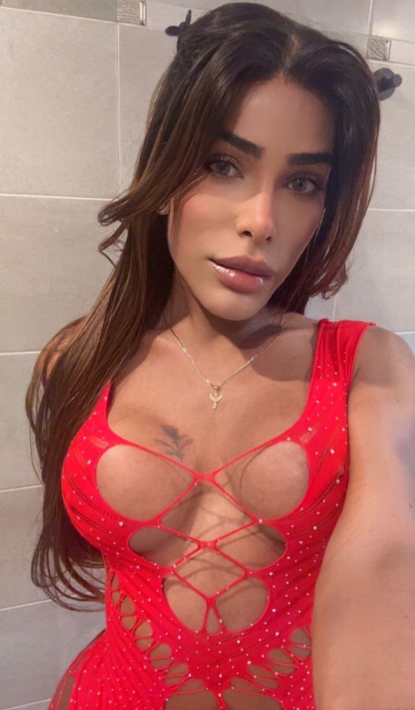 NOVEDAD SÚEPR GUAPA Y FEMENINA, TRANS DE LUJO