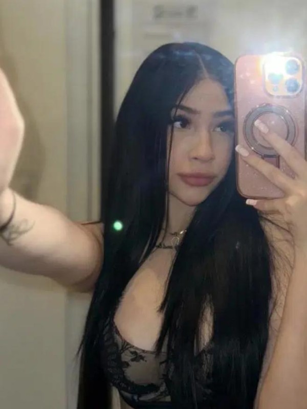 Hola mi amor soy Daniela una rica mujer