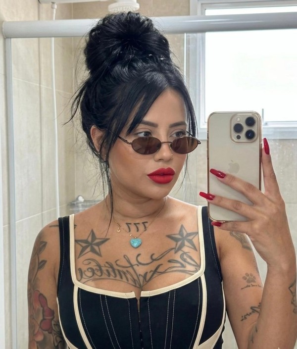 Lya brasileña muy sexy!