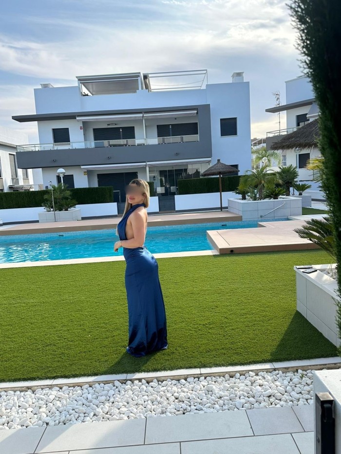 Sexy Rubia latina, Elegante difícil de olvidar