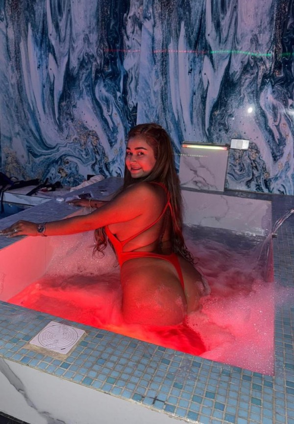 MULTIORGASMICA Y DE CULO GRANDE PARA SALIDAS