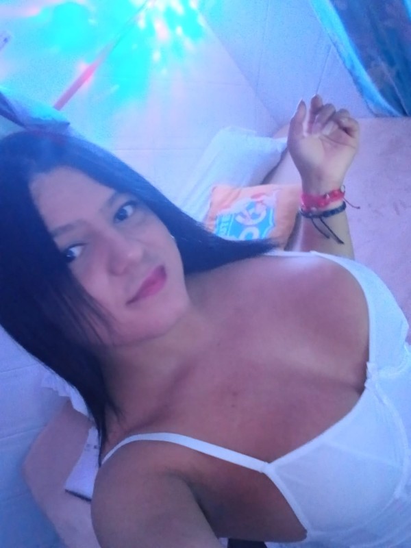 Latina jovencita 24Hrs por unos días en Alzira