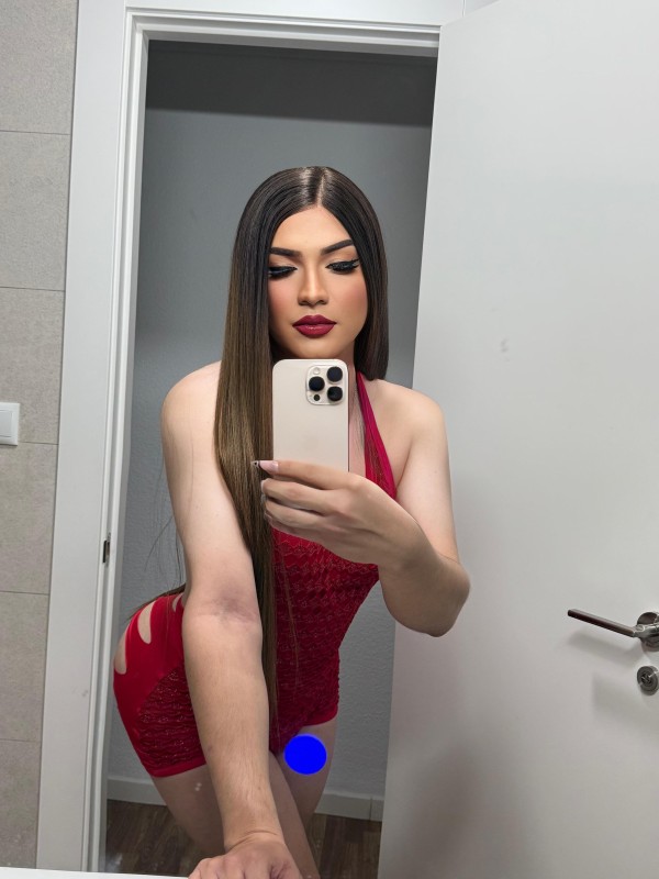 SOY UNA PUTA VERDADERAMENTE EXPERTA EN BESO NEGRO