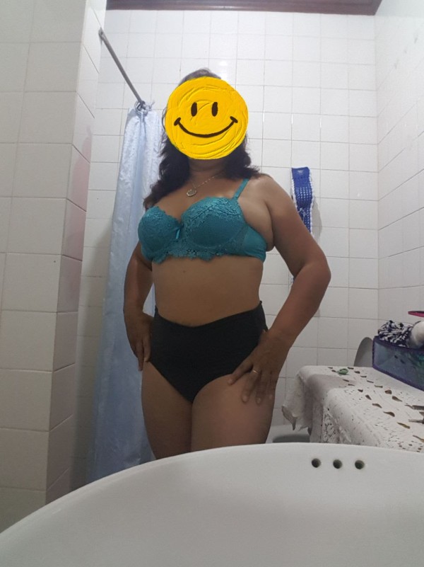 Mariela tetona trato de novios fiestera..