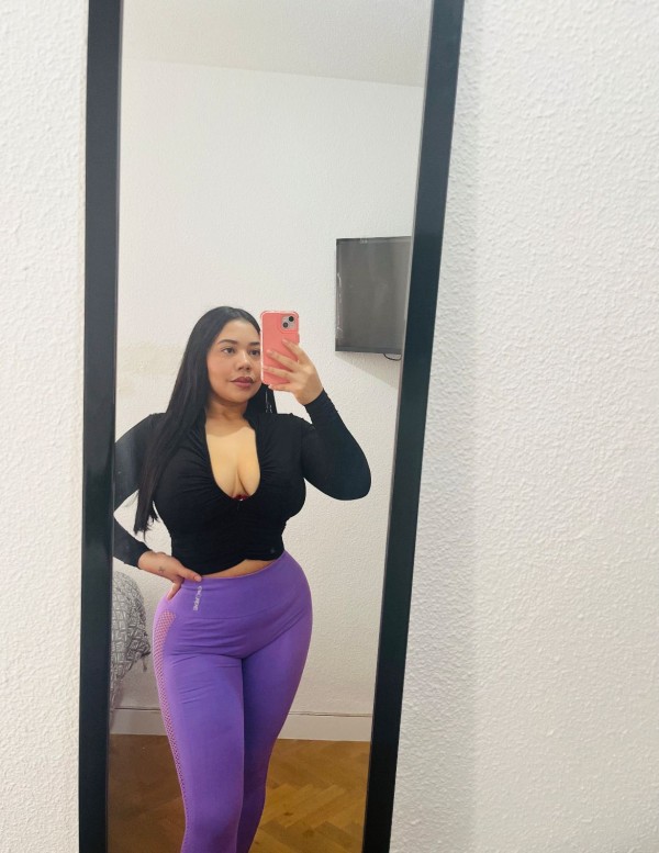 CACHONDITA Y JUGUETONA