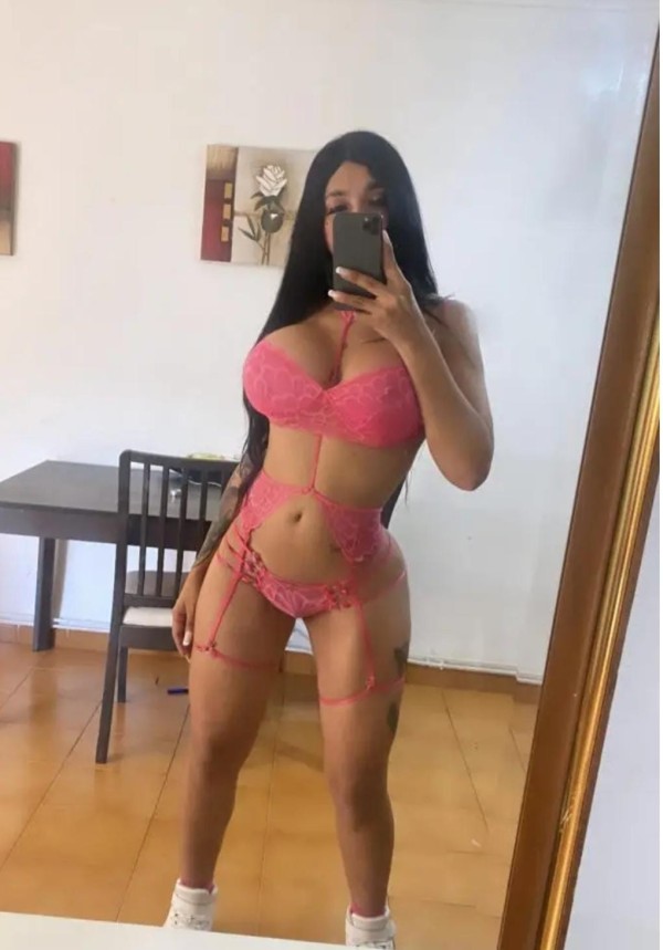CACHONDITA Y JUGUETONA