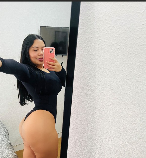 CACHONDITA Y JUGUETONA