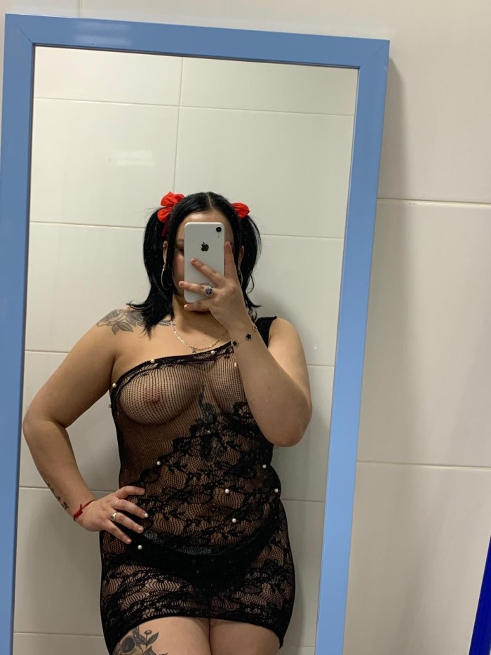 Jovencita fiestera , sexo sin condon en Usera