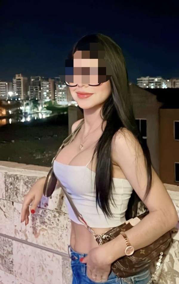 LLEGANDO A. SALOU MASAJISTA EROTICA SIN LIMITES