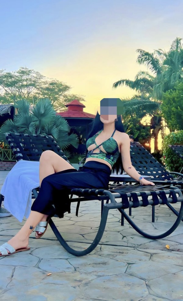 LLEGANDO   A. SALOU MASAJISTA EROTICA SIN LIMITES