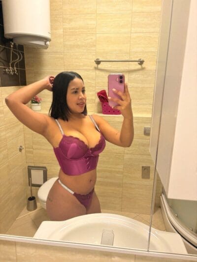 Cubana ardiente muy zorra en la cama