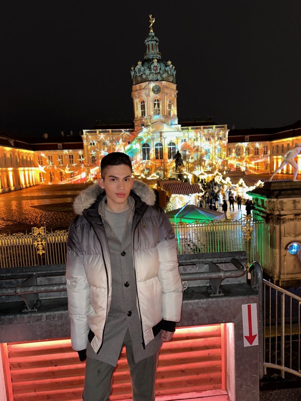 Hermoso femboy delicado y femenino