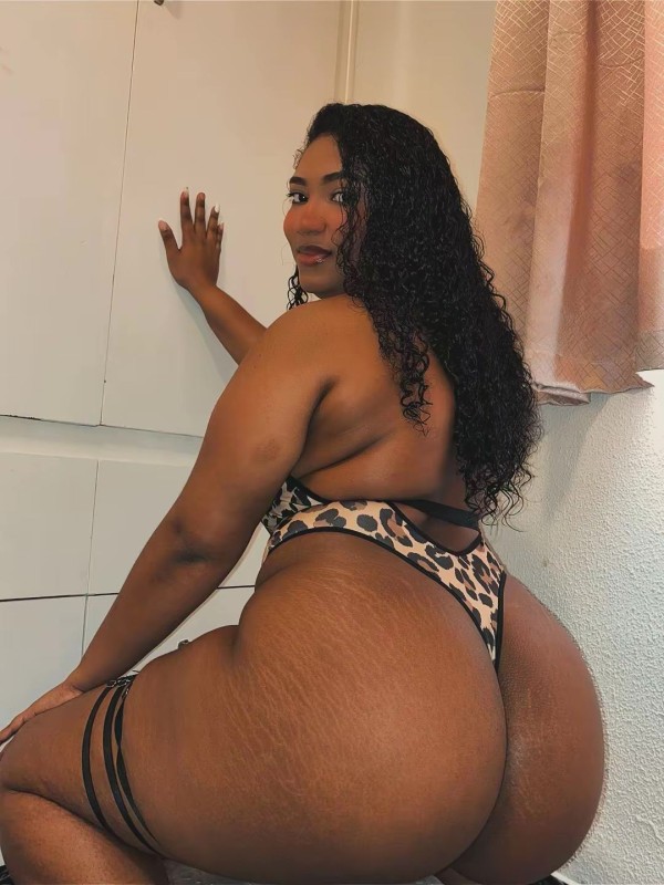 Morena rica y divertida