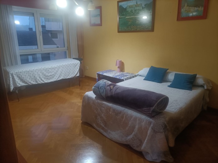 ALQUILO HABITACIÓN RIBADEO