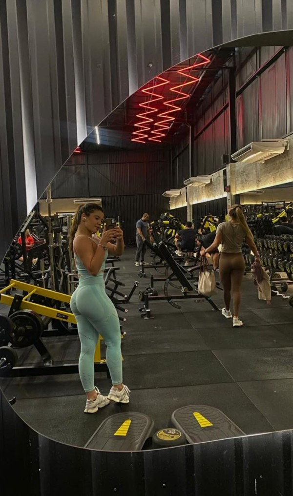 BRASILEÑA JOVENCITA EN GRANADA – PURA TENTACIÓN 24H