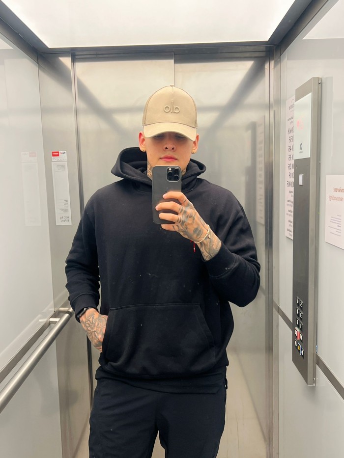 VEN A TOMARTE TODA LA LECHE   TE ESPERO