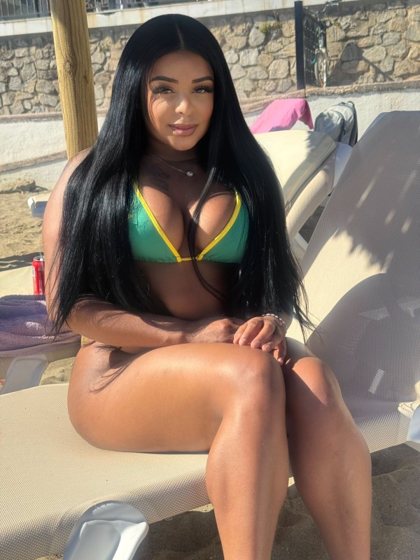 GIOVANNA MORENA ARDIENTE CUERPO ESPECTACULAR