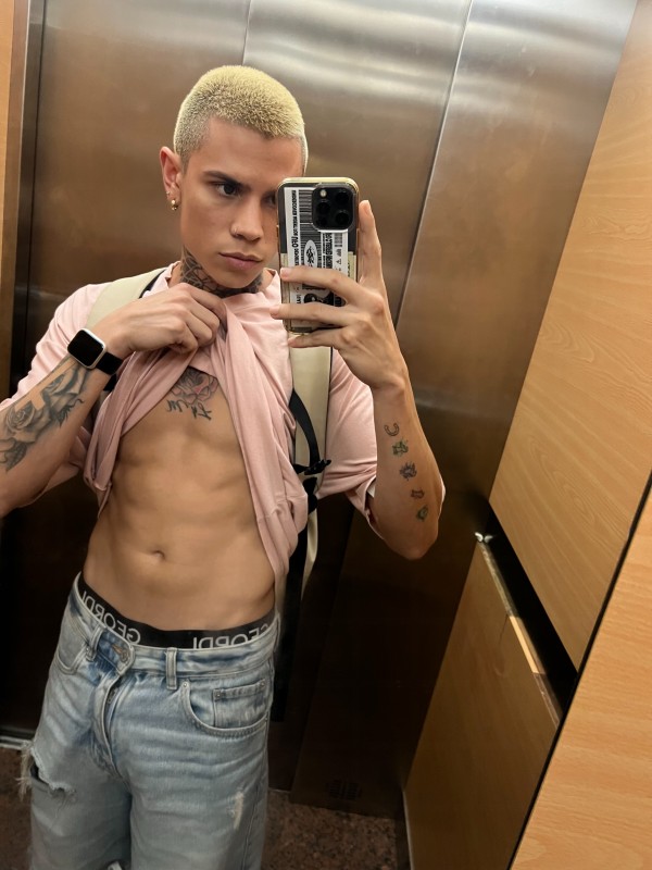 Camilo chico latino
