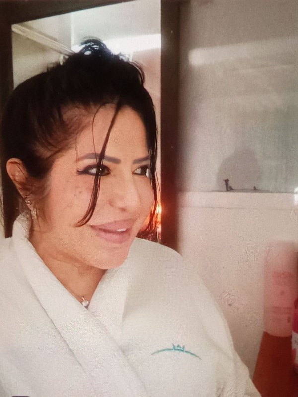 Mujer madurita ardiente y jugosa con buenas tetas.