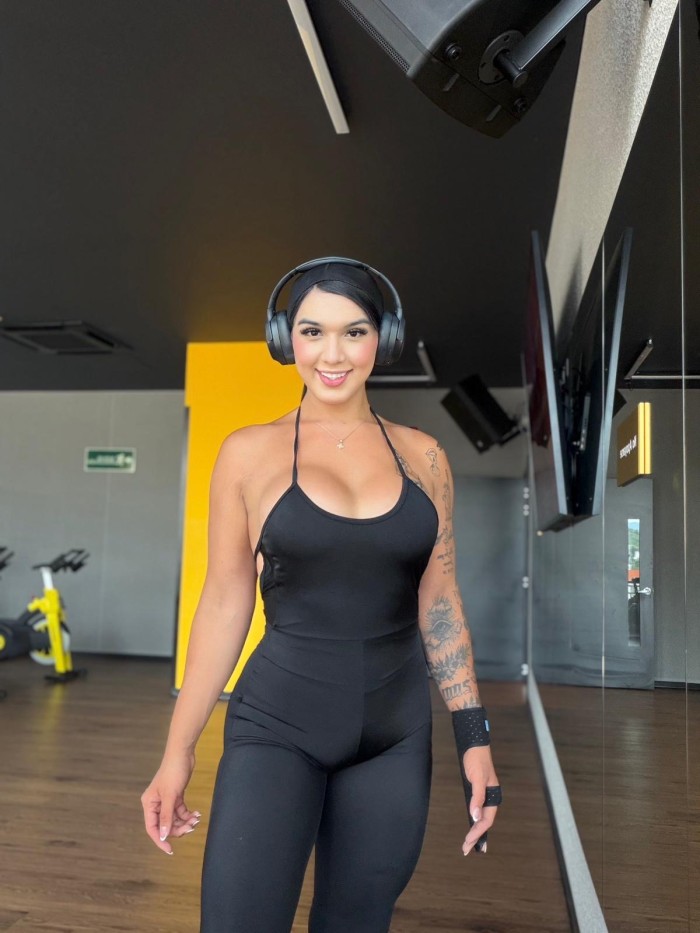 SOY UNA REAL PERRA EXPERTA ROMPIENDO OJETES