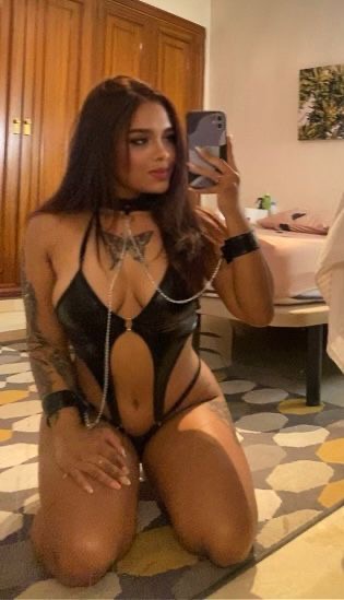 Dulce morenita con ganas de experimentar y pasar un rato rico