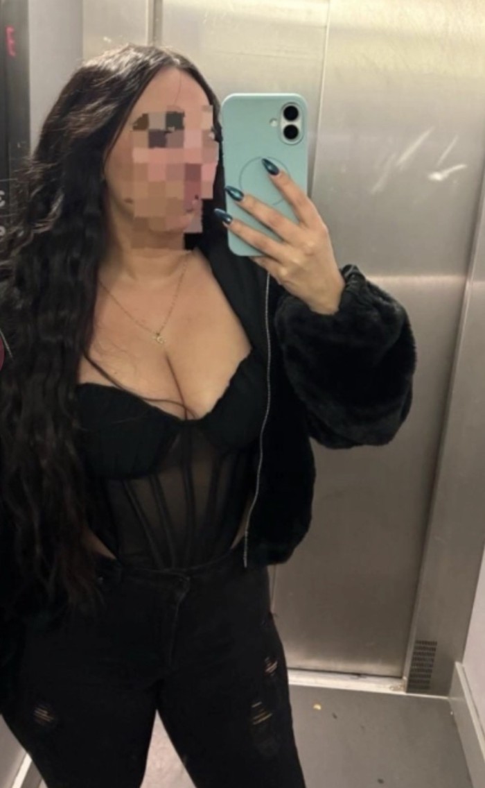 Venezolana sensual joven con buenas curvas
