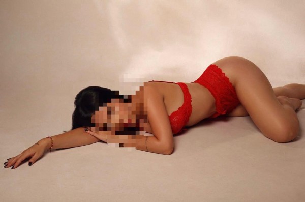KAREN, JOVENCITA MUY RICA EN CADIZ