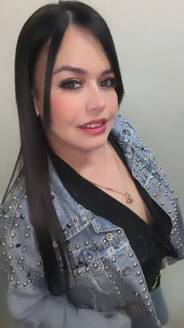 fiestera a tope morbosa implicada