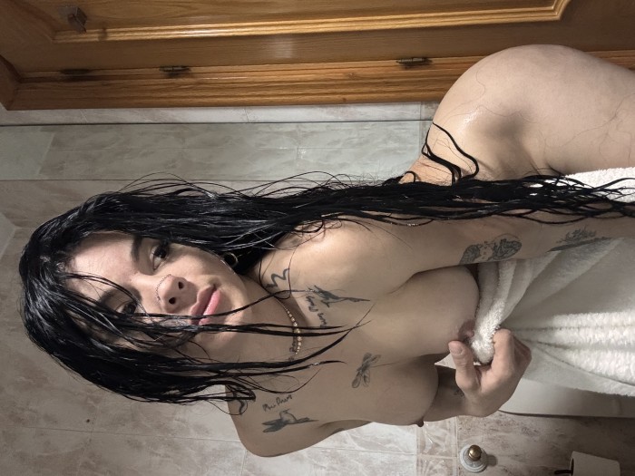 Zorra fogosa mamona.ven y descárga toda esa leche en mi