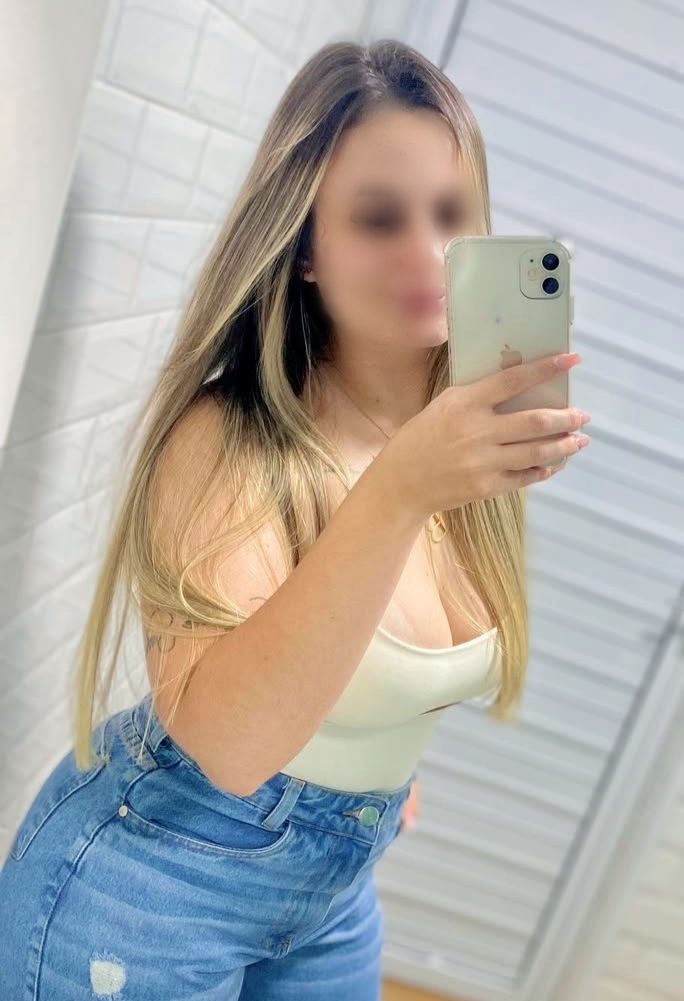 LauryLatina sexy