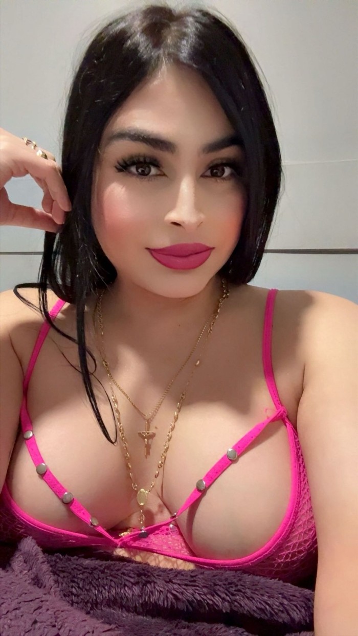 SENSUAL ESCORT DE LUJO ARDIENTE FIESTERA EN VILLEN