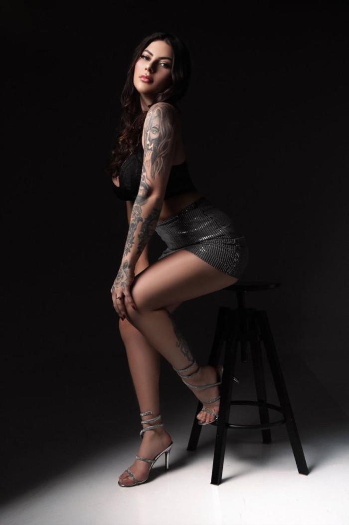 Brasileña muy jovencita y entregada NOVEDAD