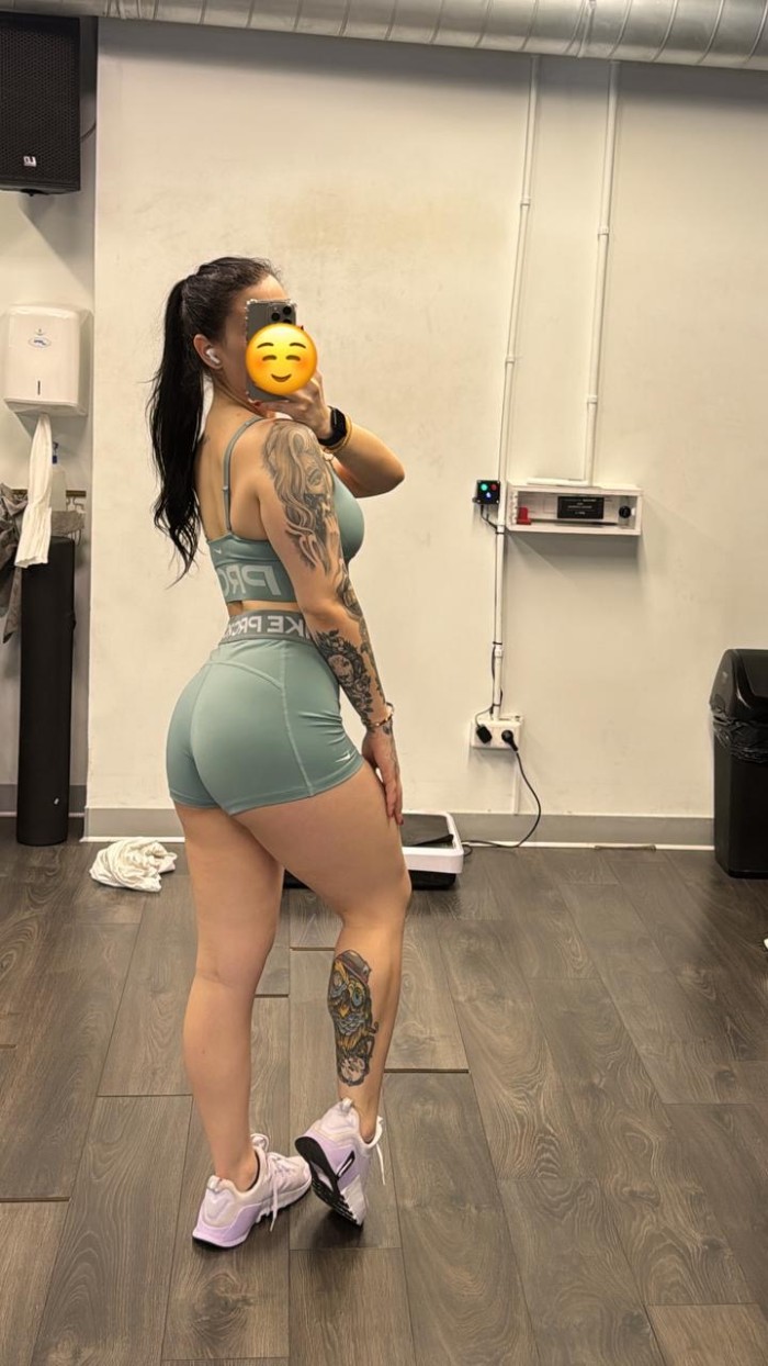 Brasileña muy jovencita y entregada NOVEDAD