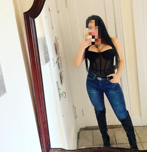 TETONA DESEA HACERTE UNA CUBANITA