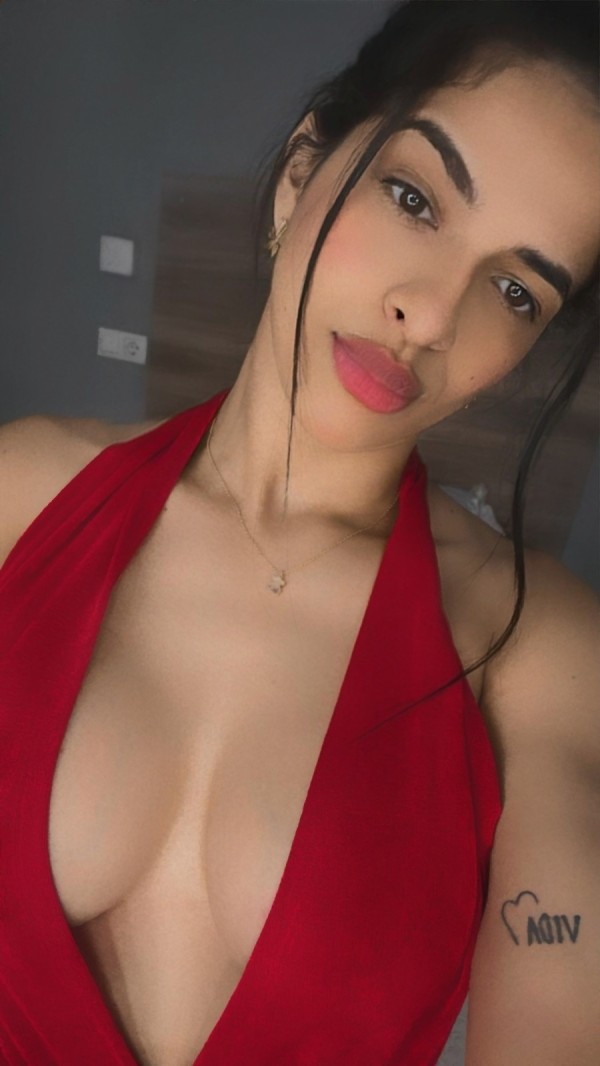 Soy LAURA DELGADA,, GUAPA un BOMBONCITO..