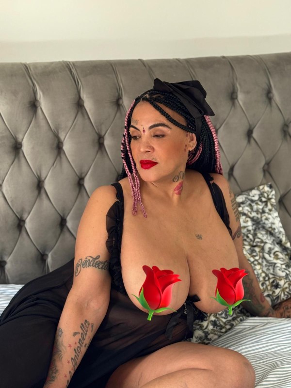SUPERNOVEDAD – ABUELA CACHONDA