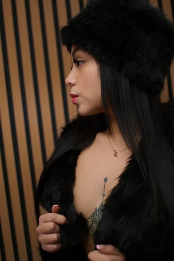 ADICTA AL SEXO Y A UNA BUENA MAMADA