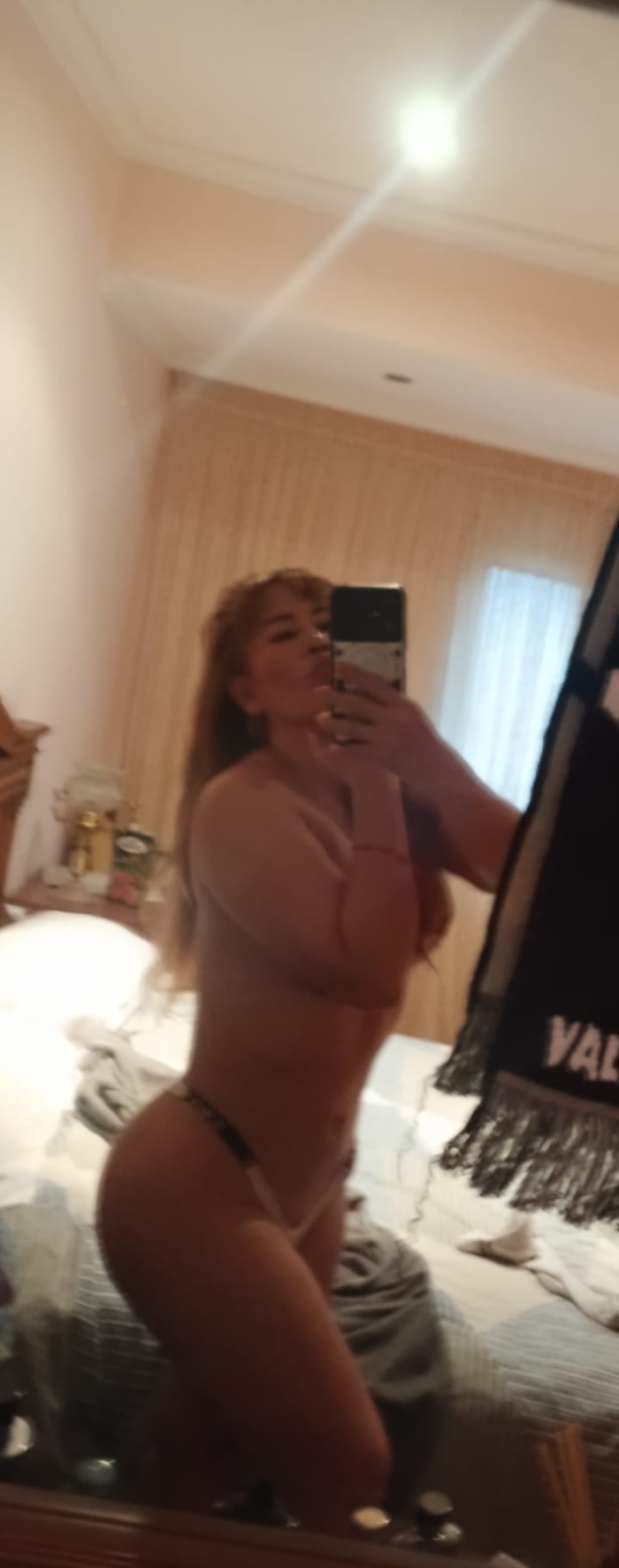 KIARA FIESTERA CON SITIO MUCHA DIVERCION